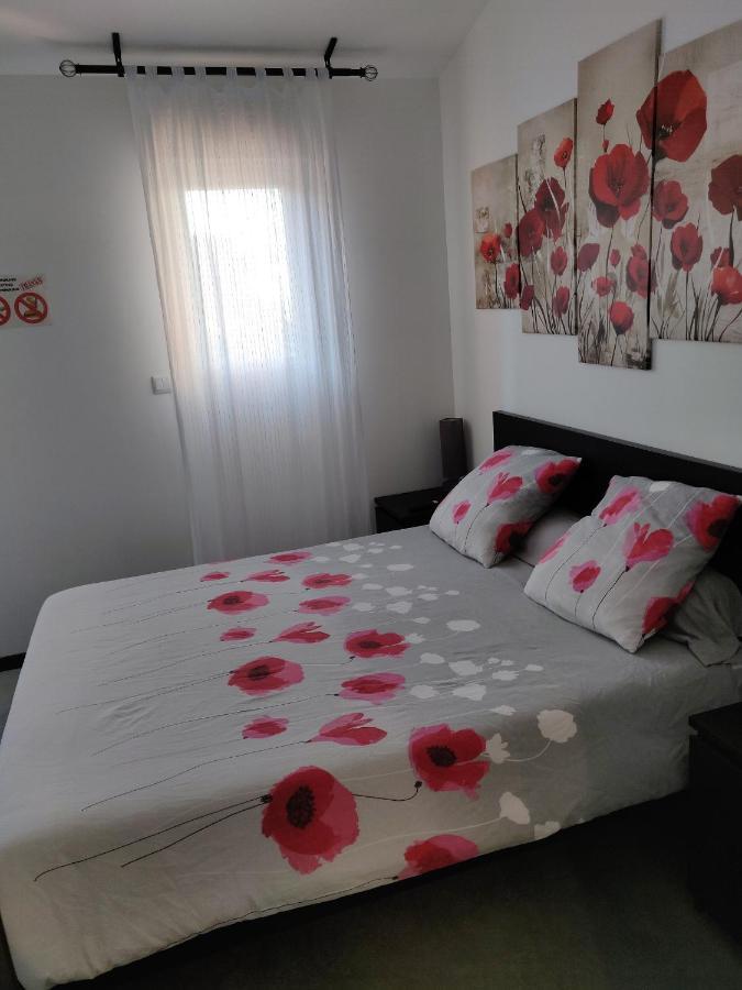 Les Terrasses De Valensole Bed & Breakfast Exterior photo