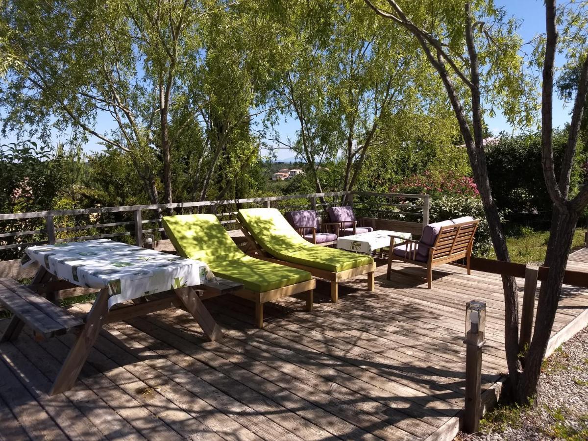 Les Terrasses De Valensole Bed & Breakfast Exterior photo