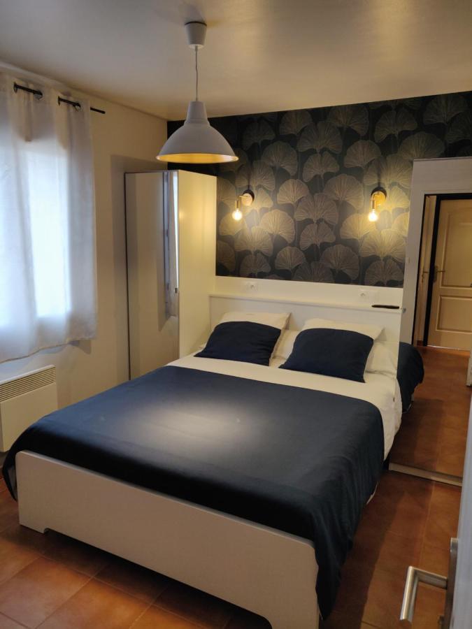 Les Terrasses De Valensole Bed & Breakfast Exterior photo