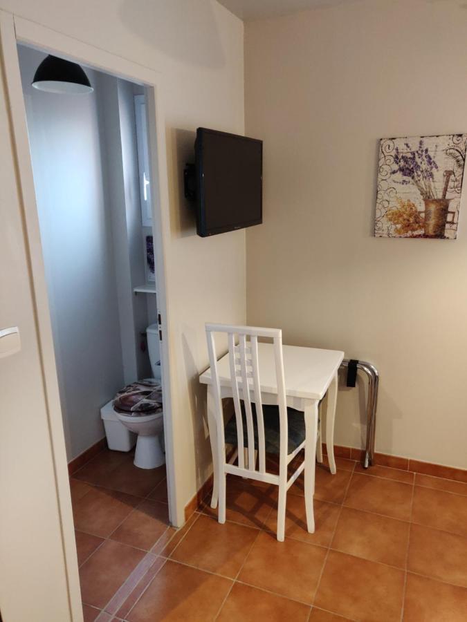 Les Terrasses De Valensole Bed & Breakfast Exterior photo