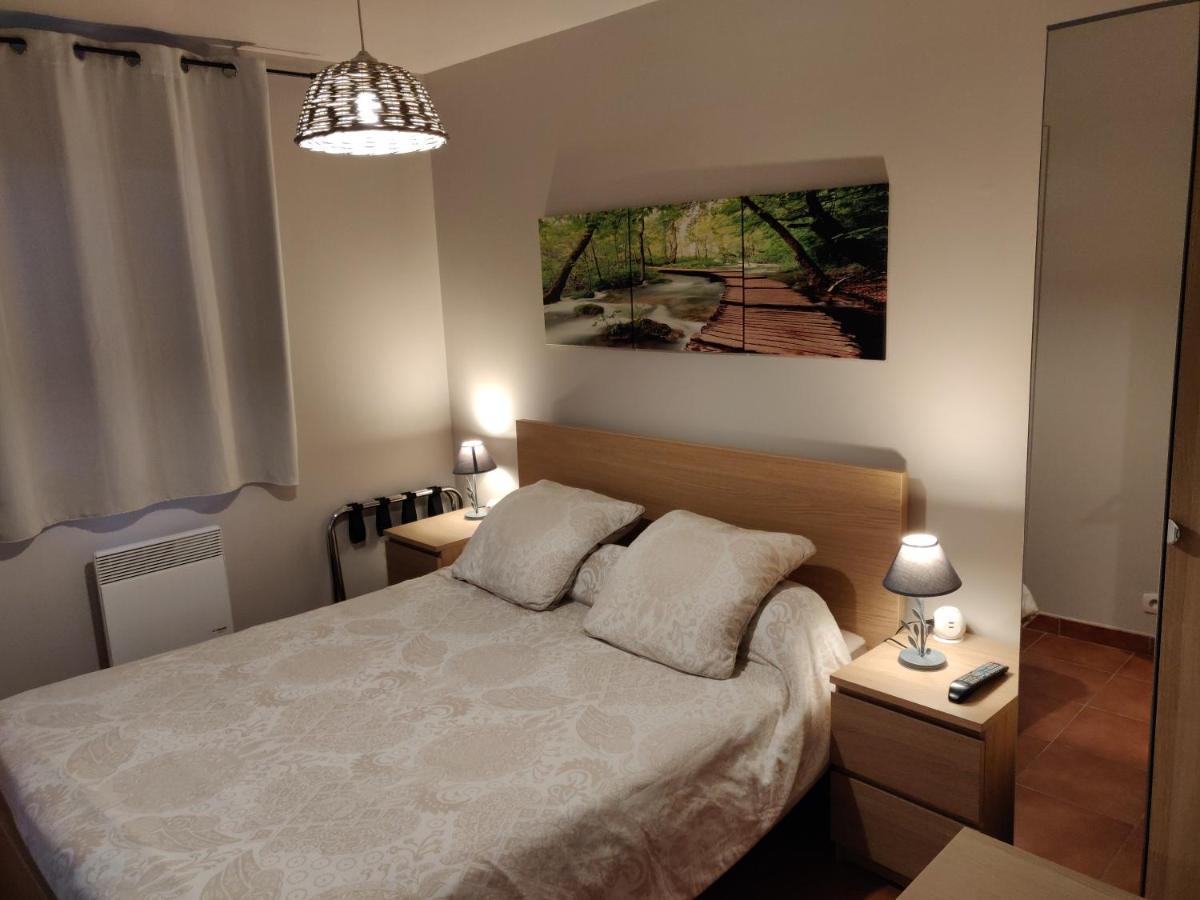Les Terrasses De Valensole Bed & Breakfast Exterior photo