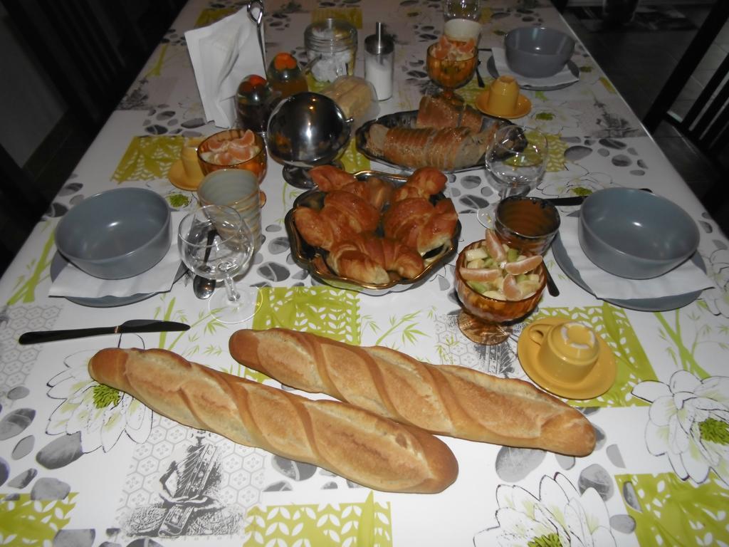 Les Terrasses De Valensole Bed & Breakfast Exterior photo