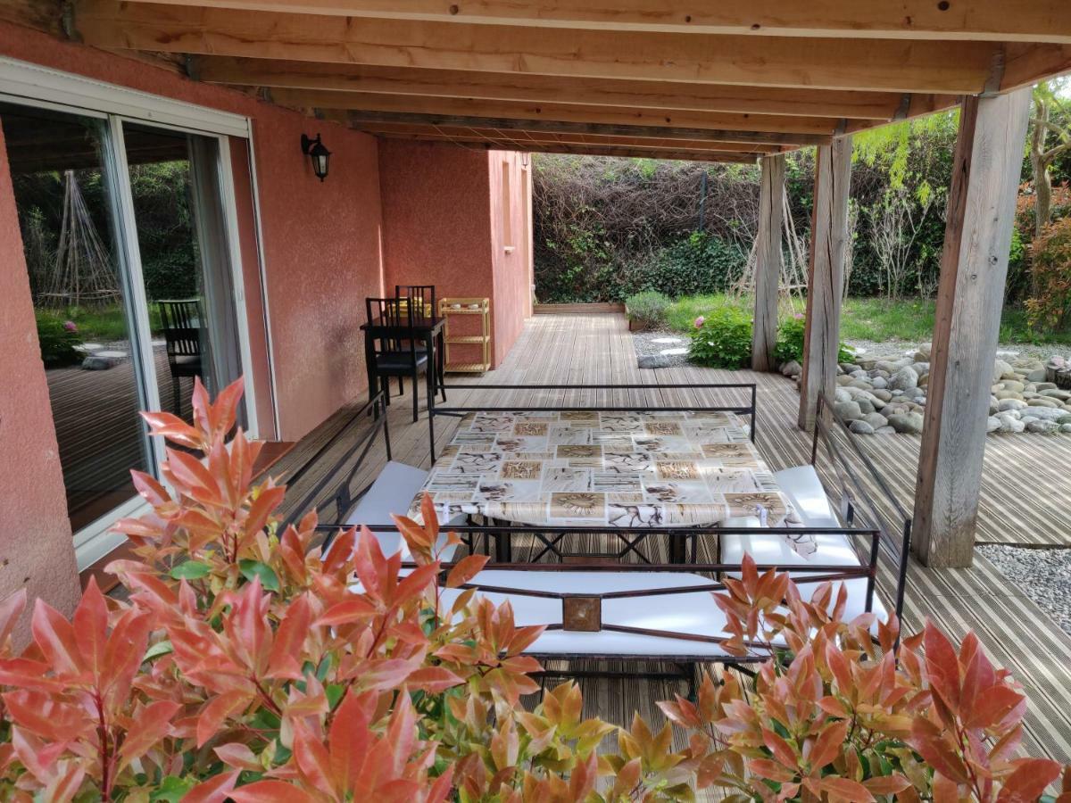 Les Terrasses De Valensole Bed & Breakfast Exterior photo